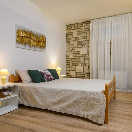 Apartman Aleksandra Пула Екстериор снимка