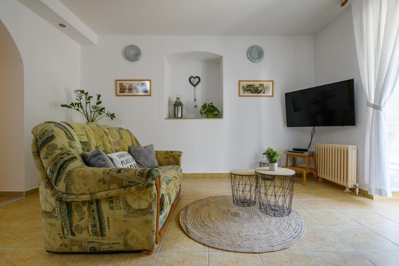 Apartman Aleksandra Пула Екстериор снимка